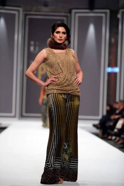 sobia-nazir-pakistani-bridal-dresses-2016-collection-at-fpw-2016-4