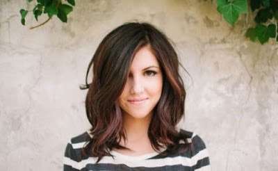 Simple-and-stylish-hairstyles-for-bridesmaids-for-long-hair-14