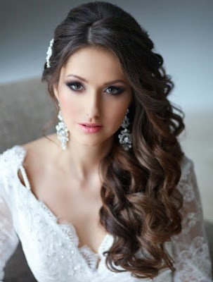 Simple-and-stylish-hairstyles-for-bridesmaids-for-long-hair-2