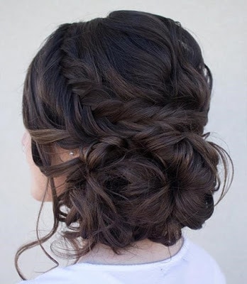 Simple-and-stylish-hairstyles-for-bridesmaids-for-long-hair-7