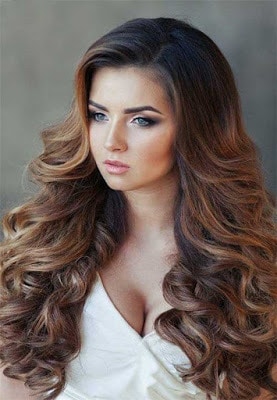 Simple-and-stylish-hairstyles-for-bridesmaids-for-long-hair-9