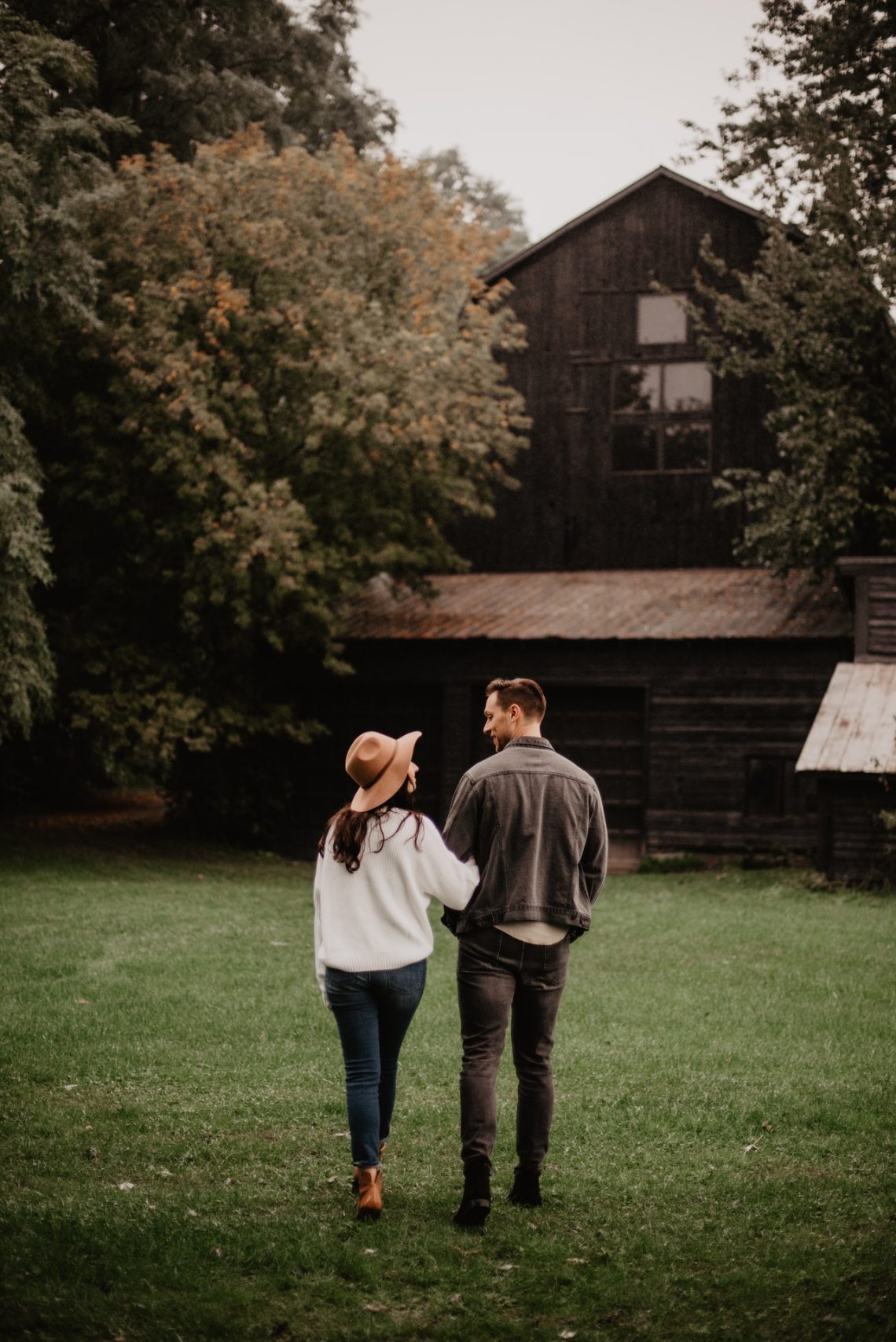 Best Romantic Fall Date Ideas to Make the Most of the Season